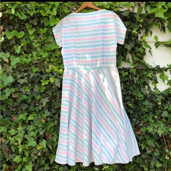 Vintage pastel striped dress - Picture 2 of 4